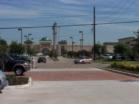 Golden Foods Supermarket in the background with the famous Round Top