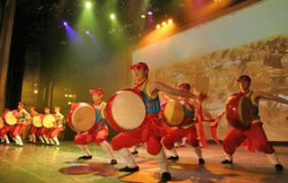 Tang Dynasty & Tianjiao Performing Arts Groups performs