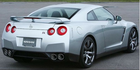 nissan sports car gtr price